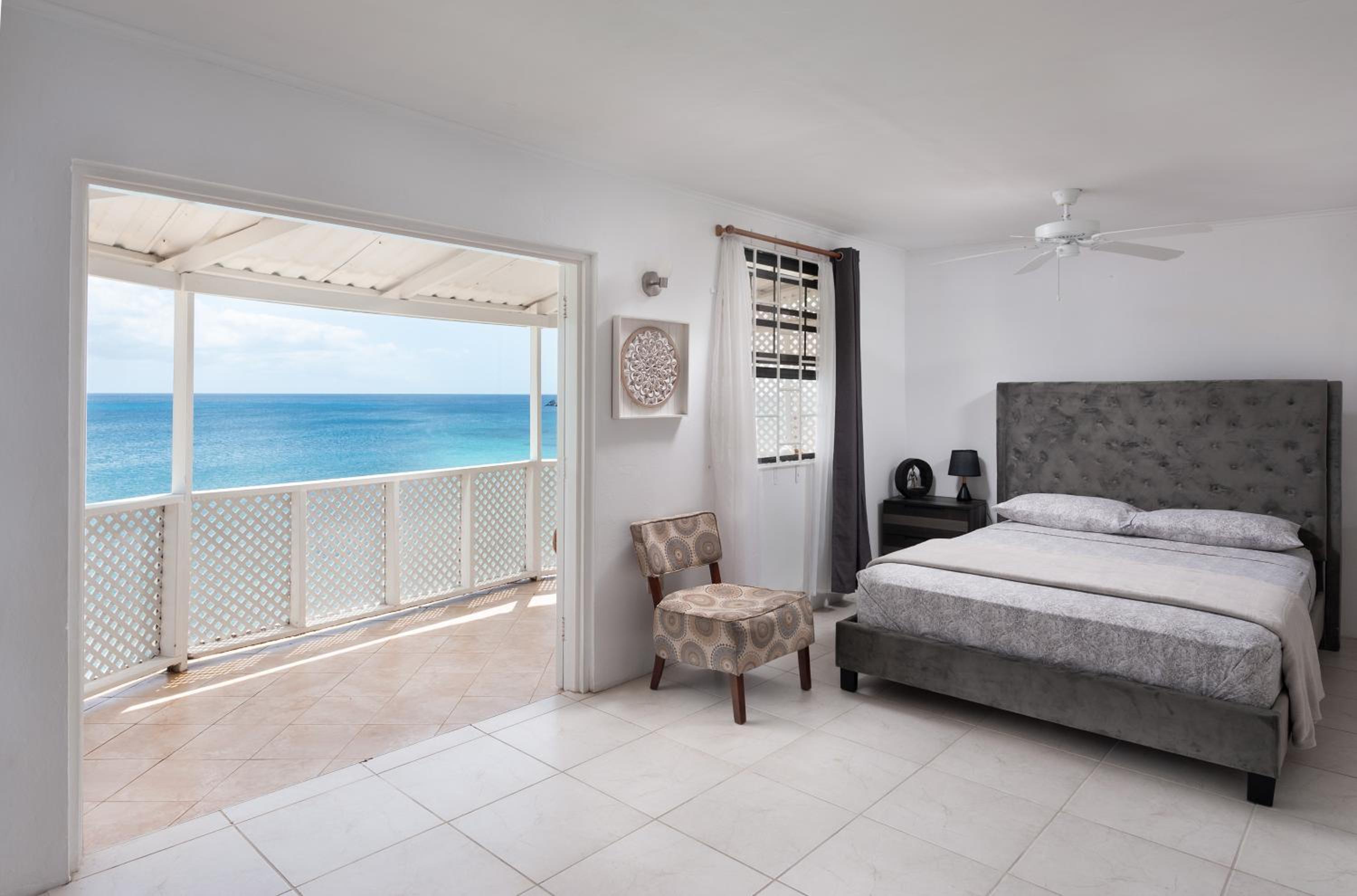 Purple Rain - Direct Seaviews, 2 Bedroom, 2 Bathroom, 3 Terrace Beachfront Bliss