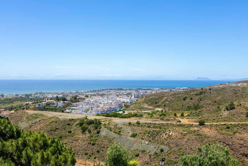Idyllic penthouse with sea view in Benahavís