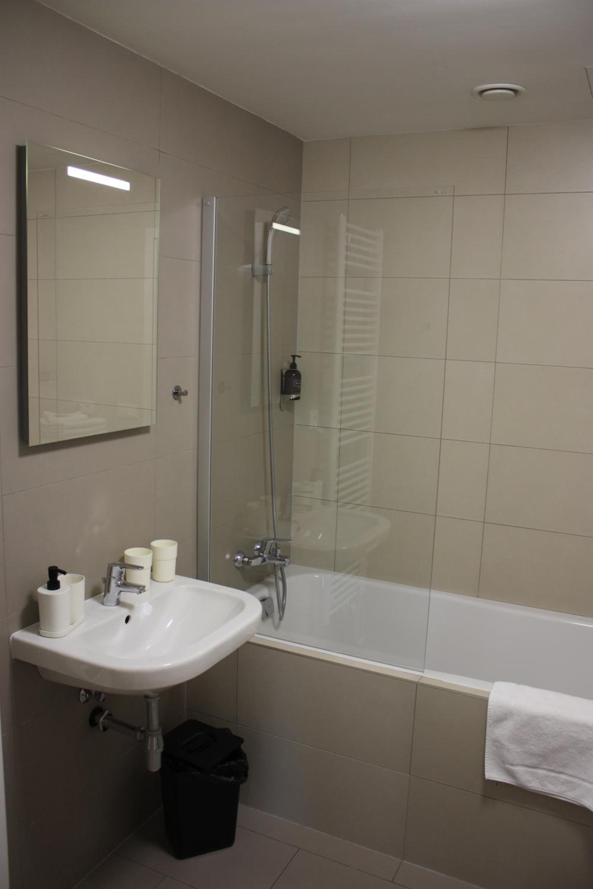 Lakepark Residence