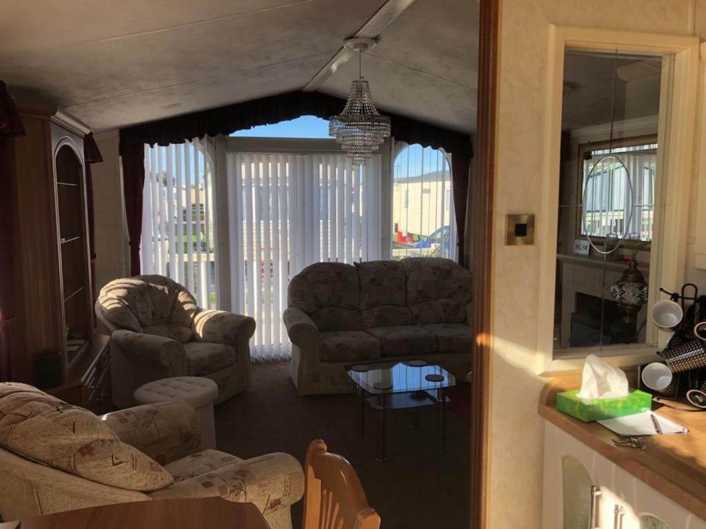 pg58 2 bed caravan Golden Palm Chapel St Leonards view 3