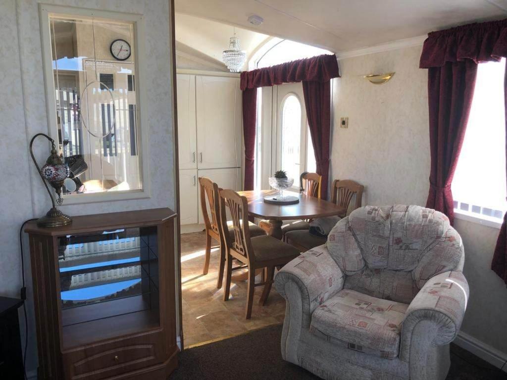 pg58 2 bed caravan Golden Palm Chapel St Leonards view 4
