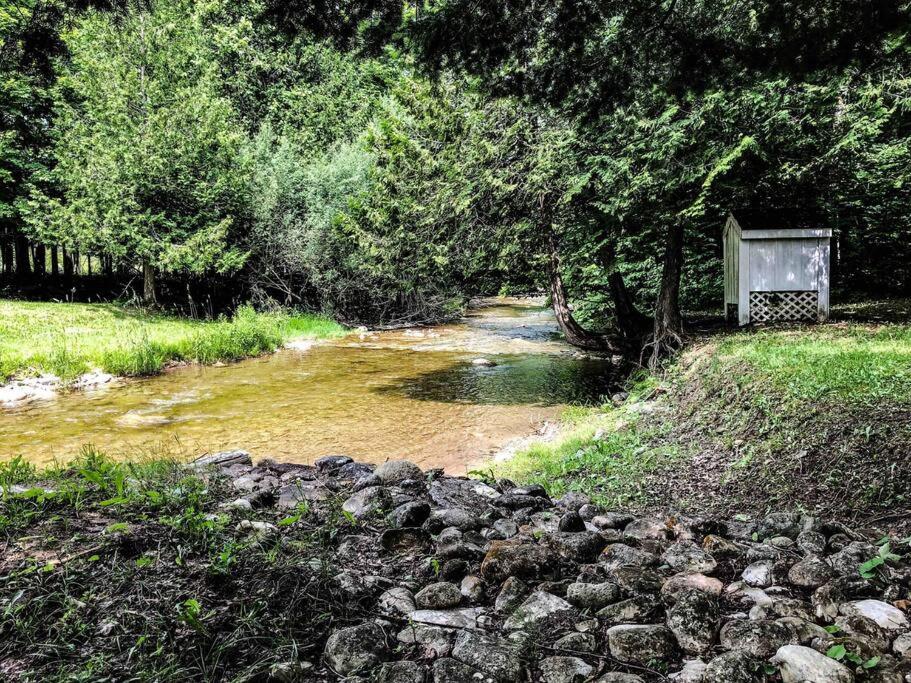 Cottage on the Noisy River Blue Mountain Wasaga