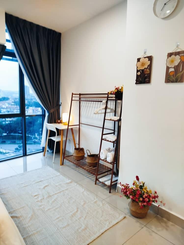 CozyHaven Minimalist QueenStudio Free Private Parking Netflix
