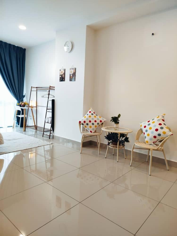 CozyHaven Minimalist QueenStudio Free Private Parking Netflix