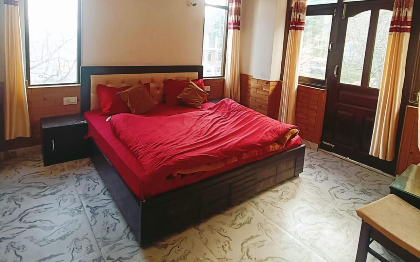 Photo 8