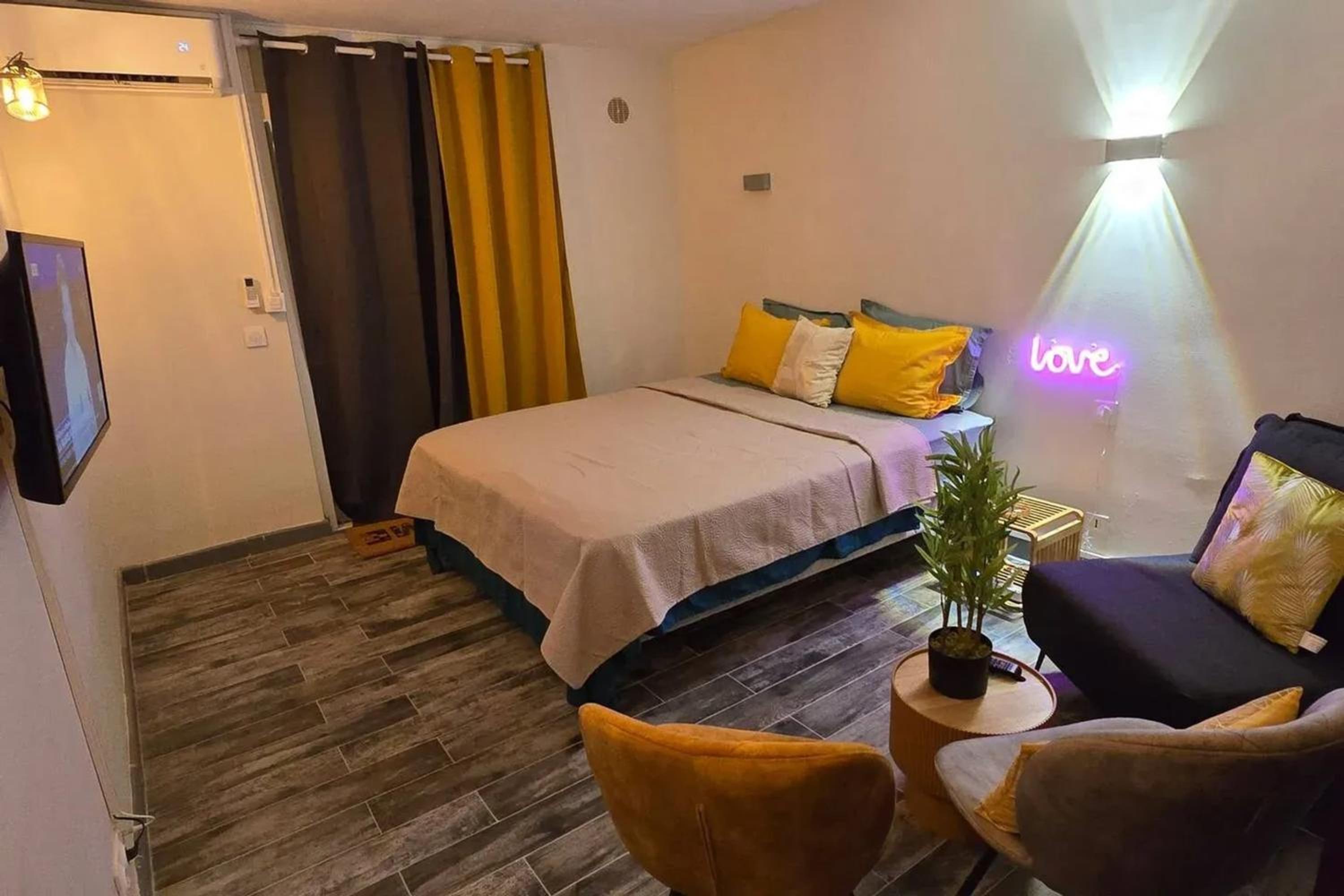 hotel room