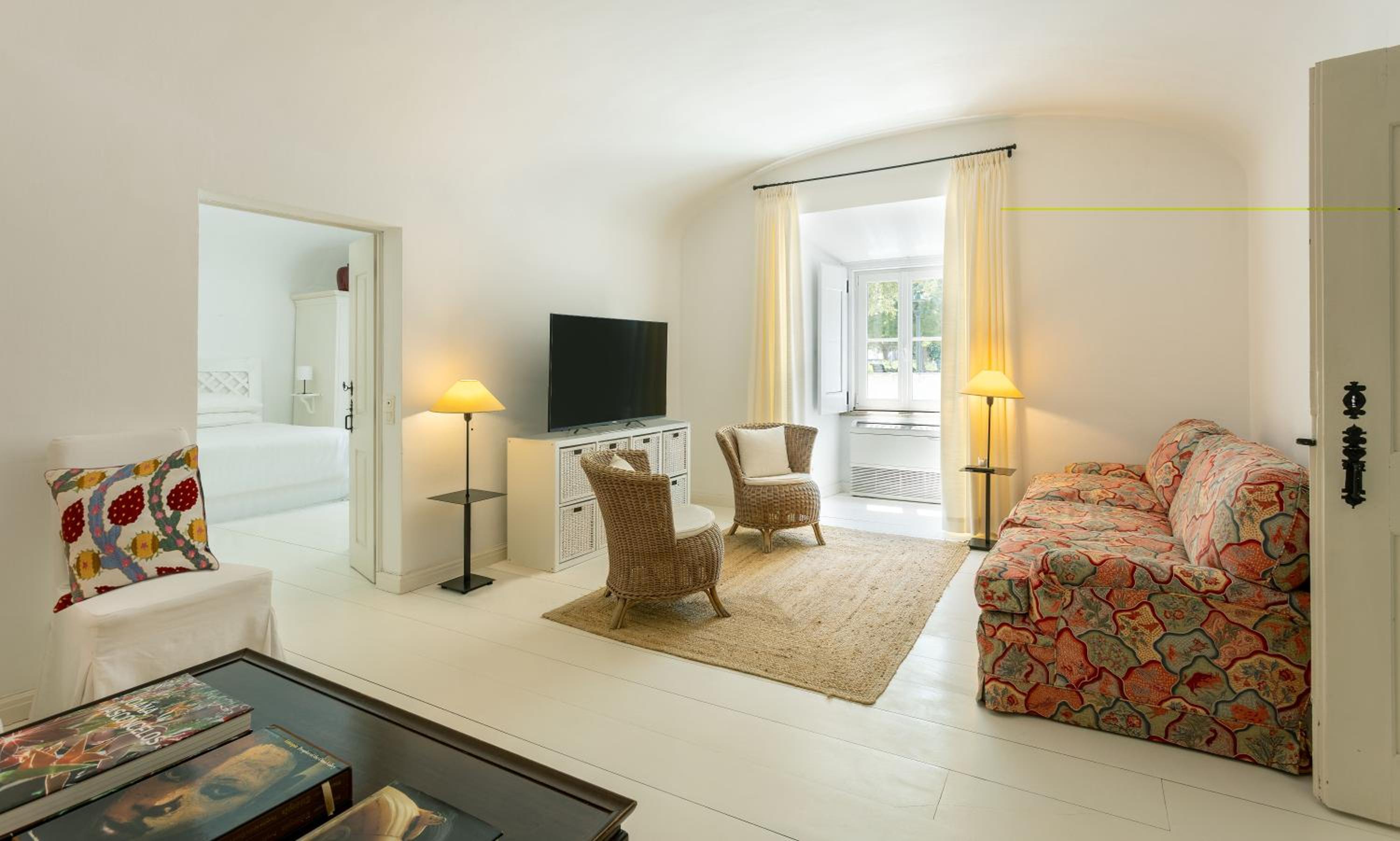 Palace Apartments by LovelyStay