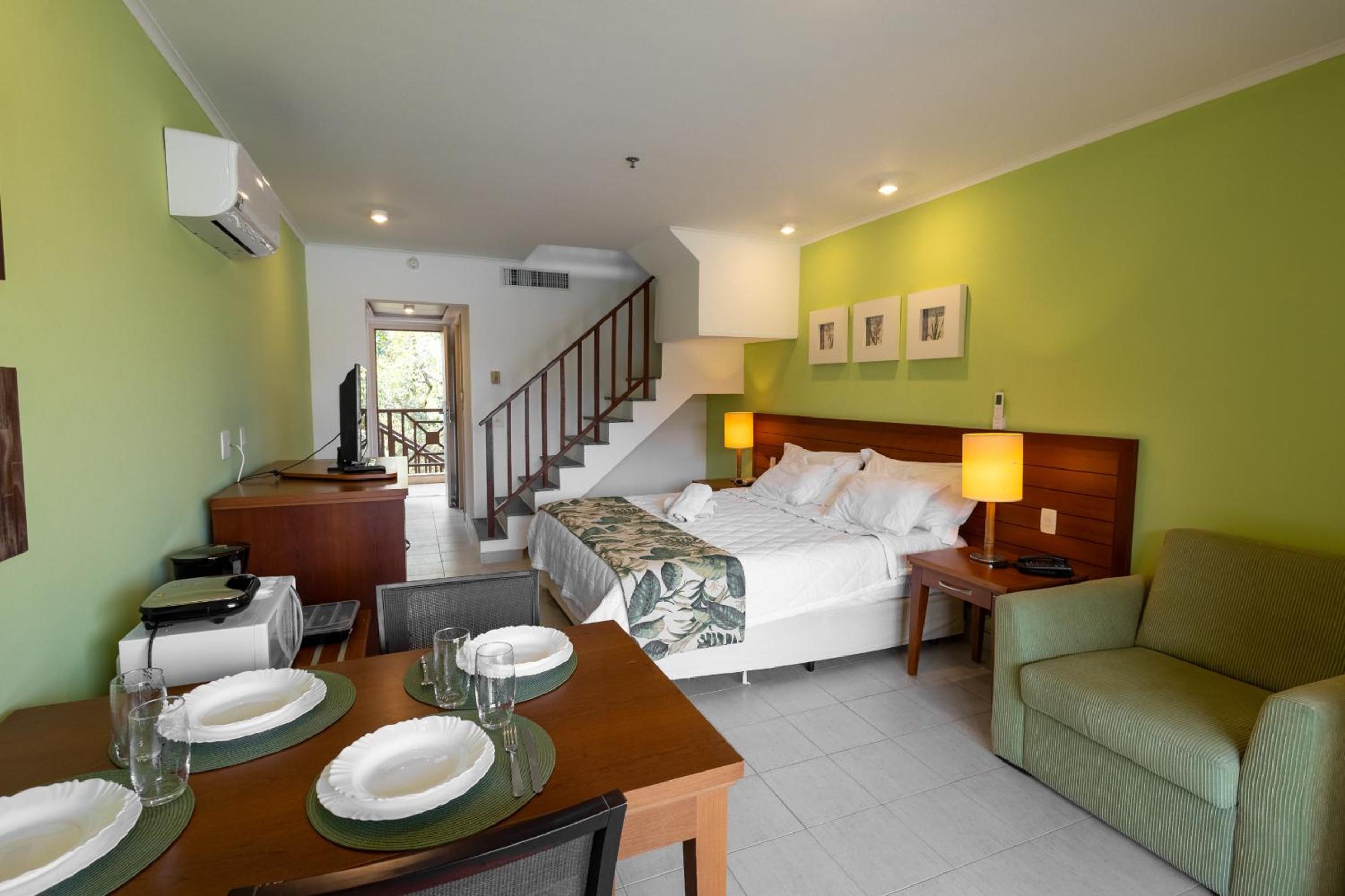Duplex no Condomínio Costa Bella em Angra dos Reis