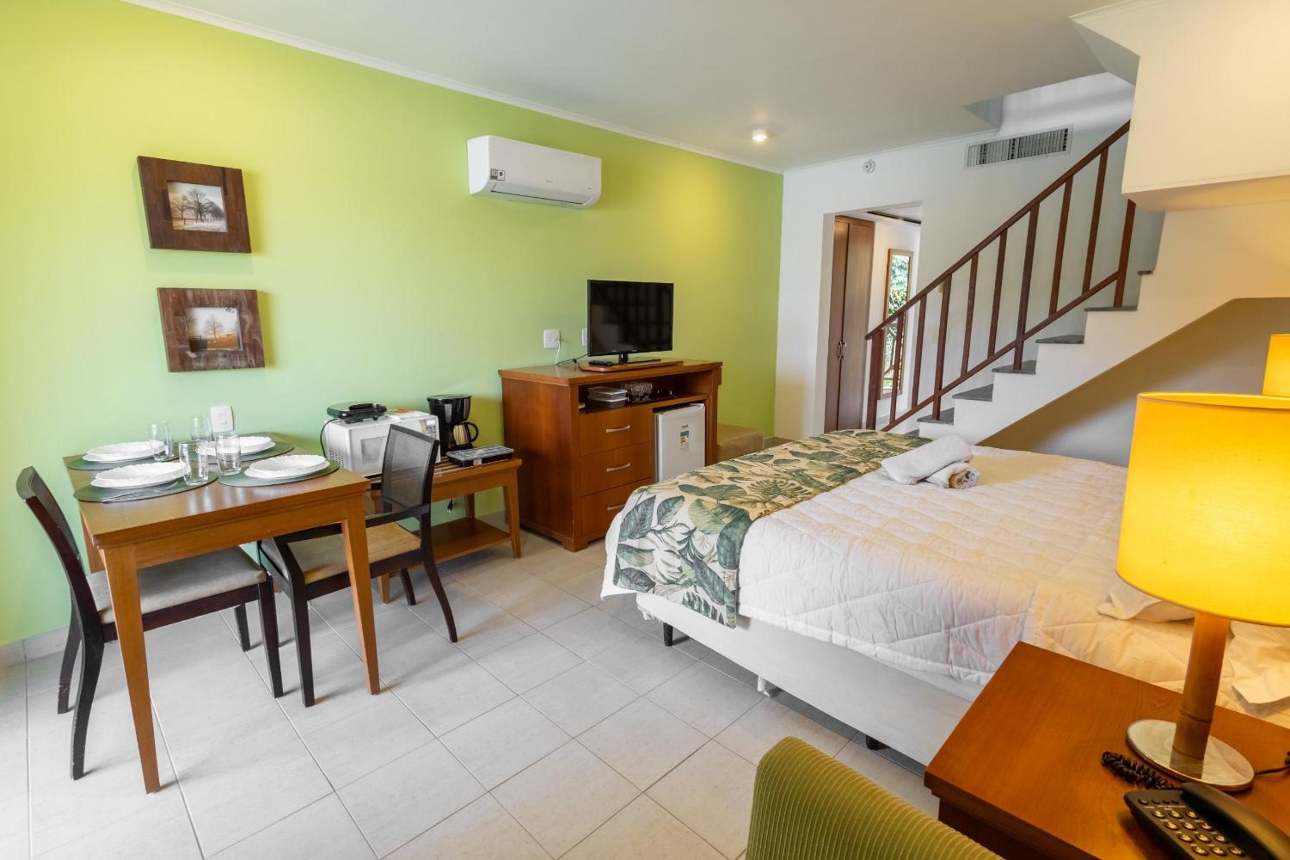 Duplex no Condomínio Costa Bella em Angra dos Reis