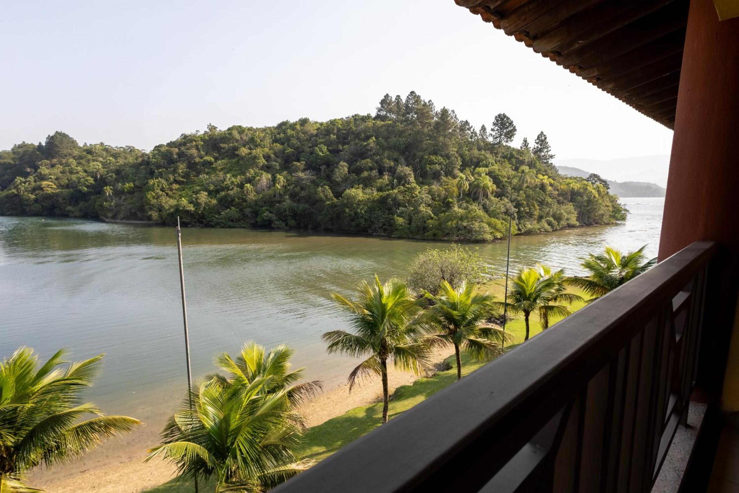 Duplex no Condomínio Costa Bella em Angra dos Reis