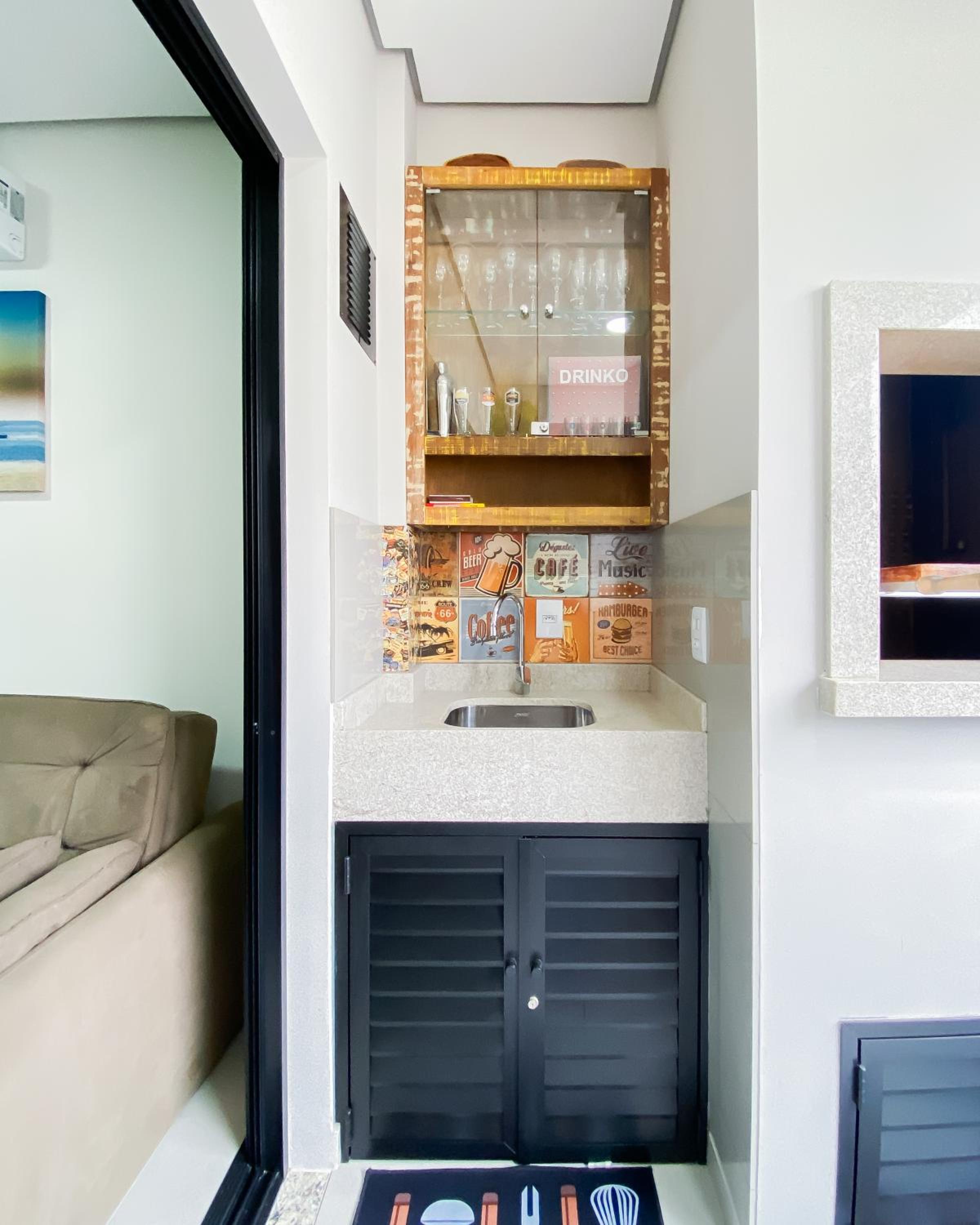 Apartamento super completo a 250mts do mar