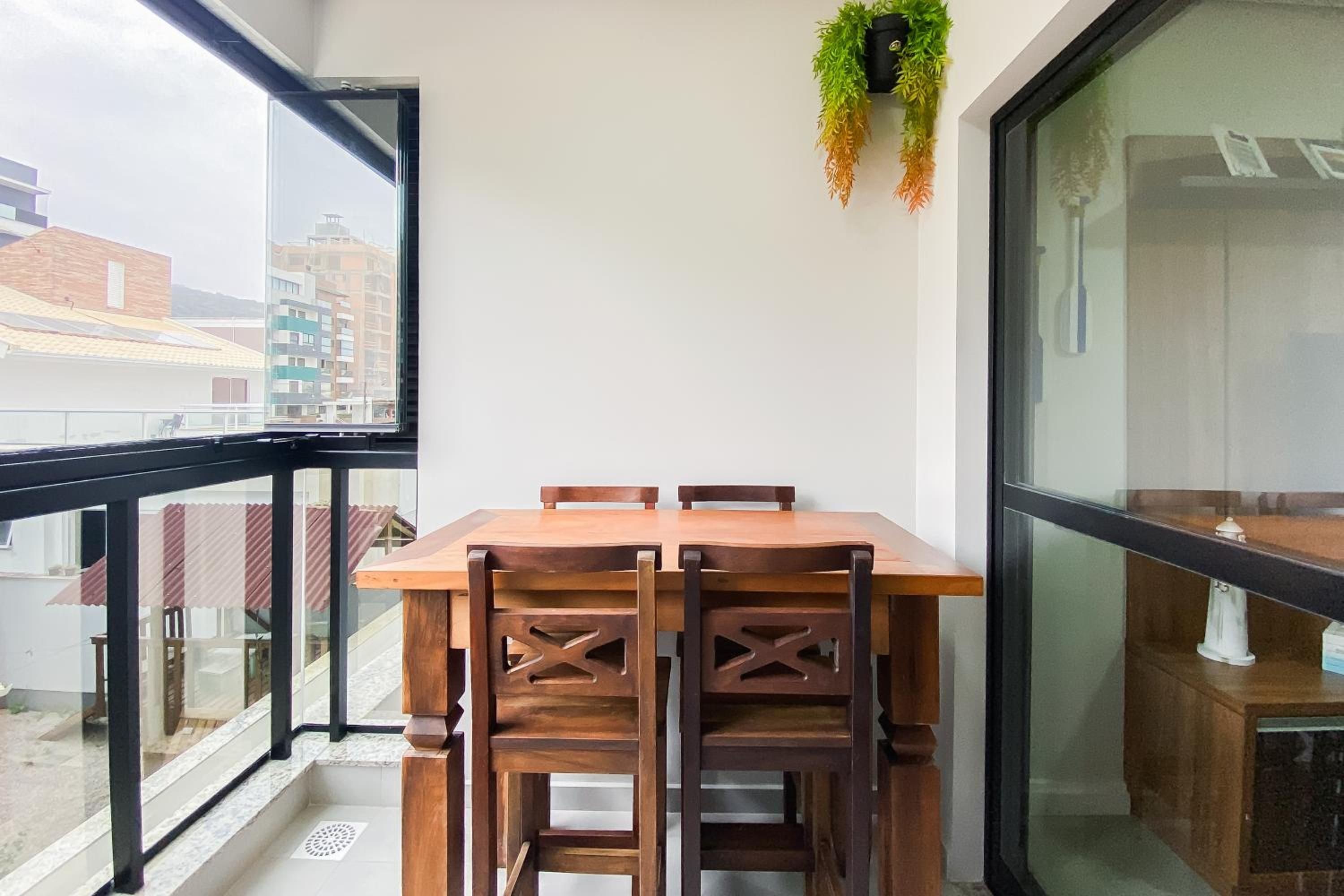 Apartamento super completo a 250mts do mar