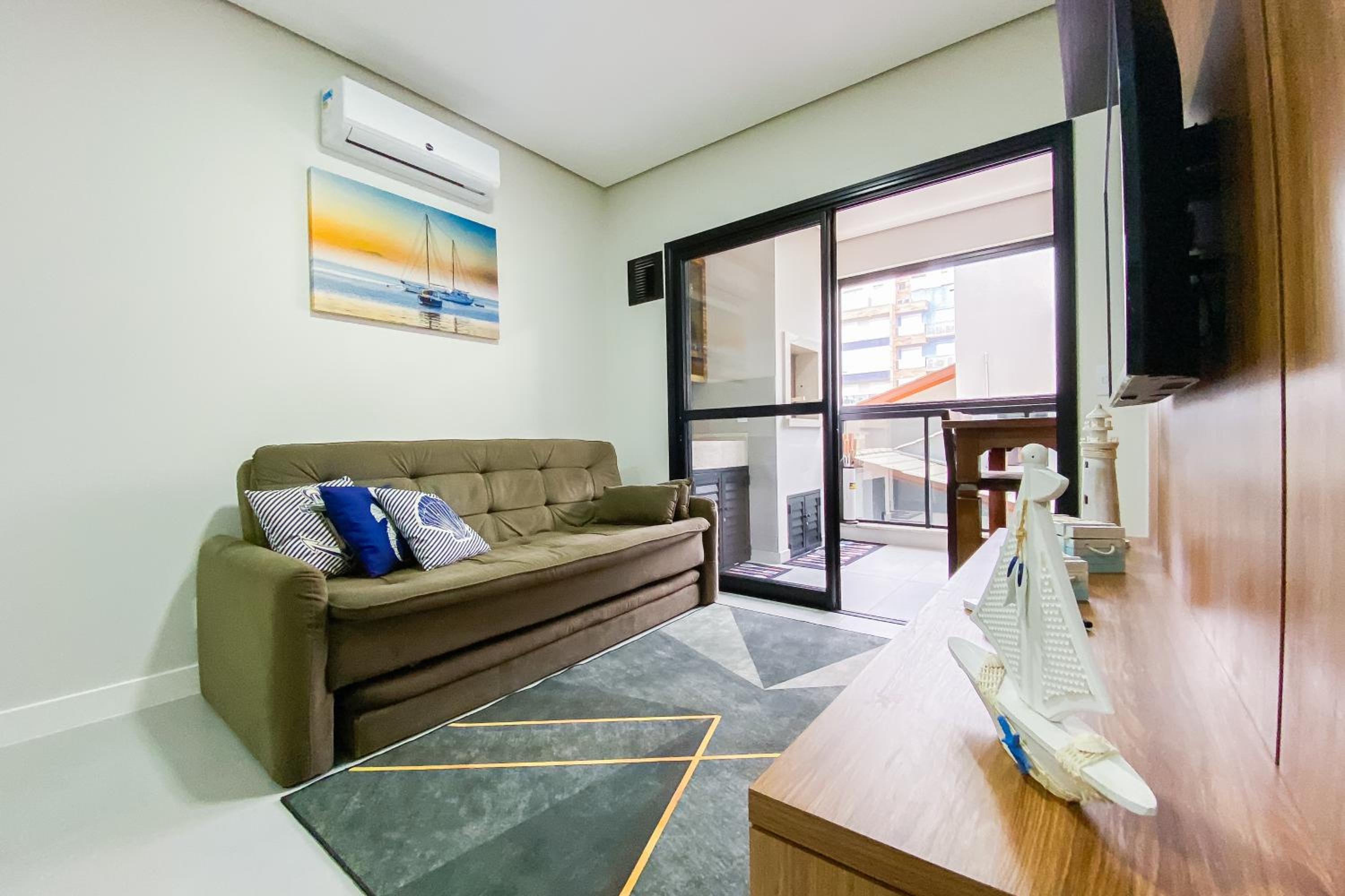 Apartamento super completo a 250mts do mar