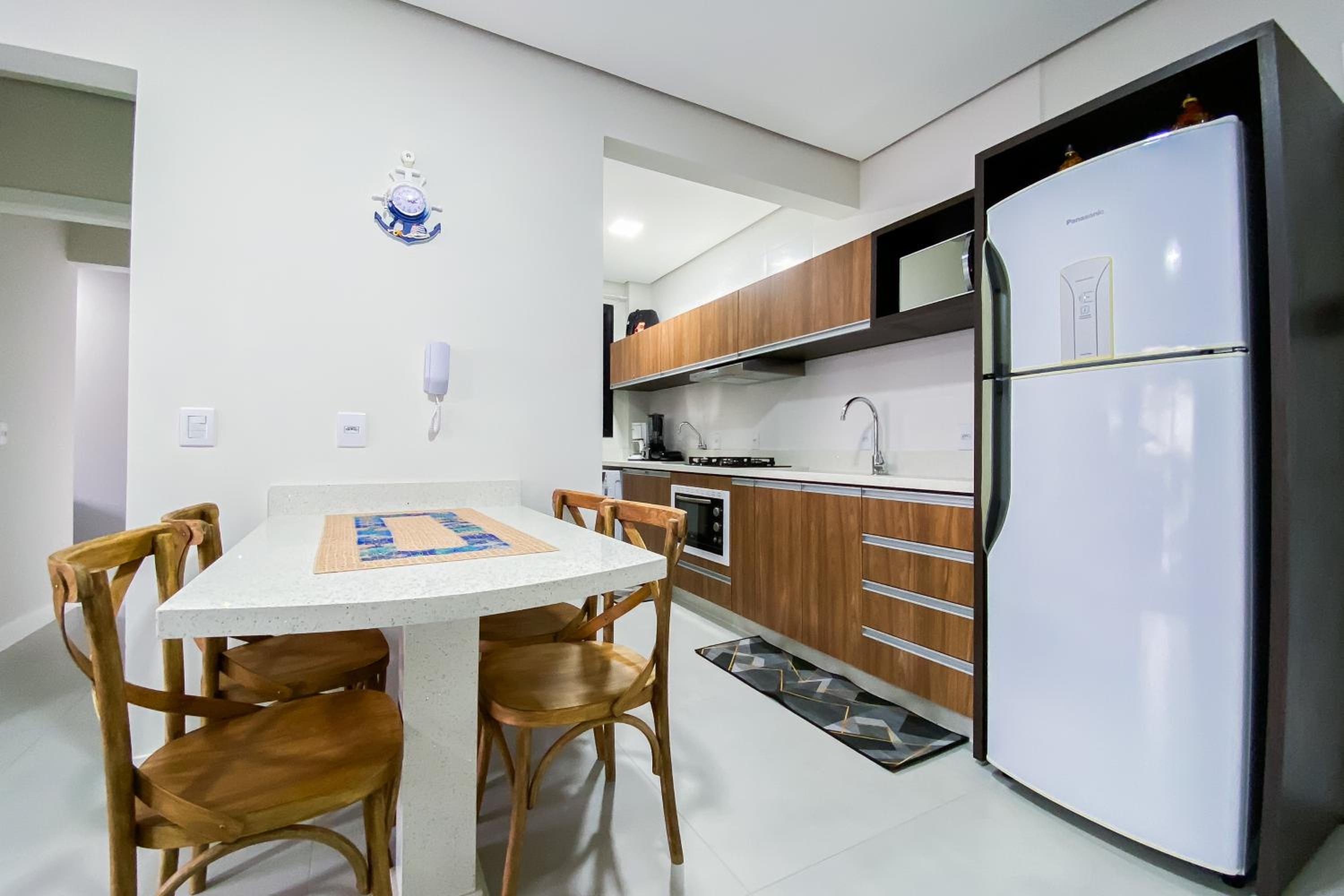 Apartamento super completo a 250mts do mar