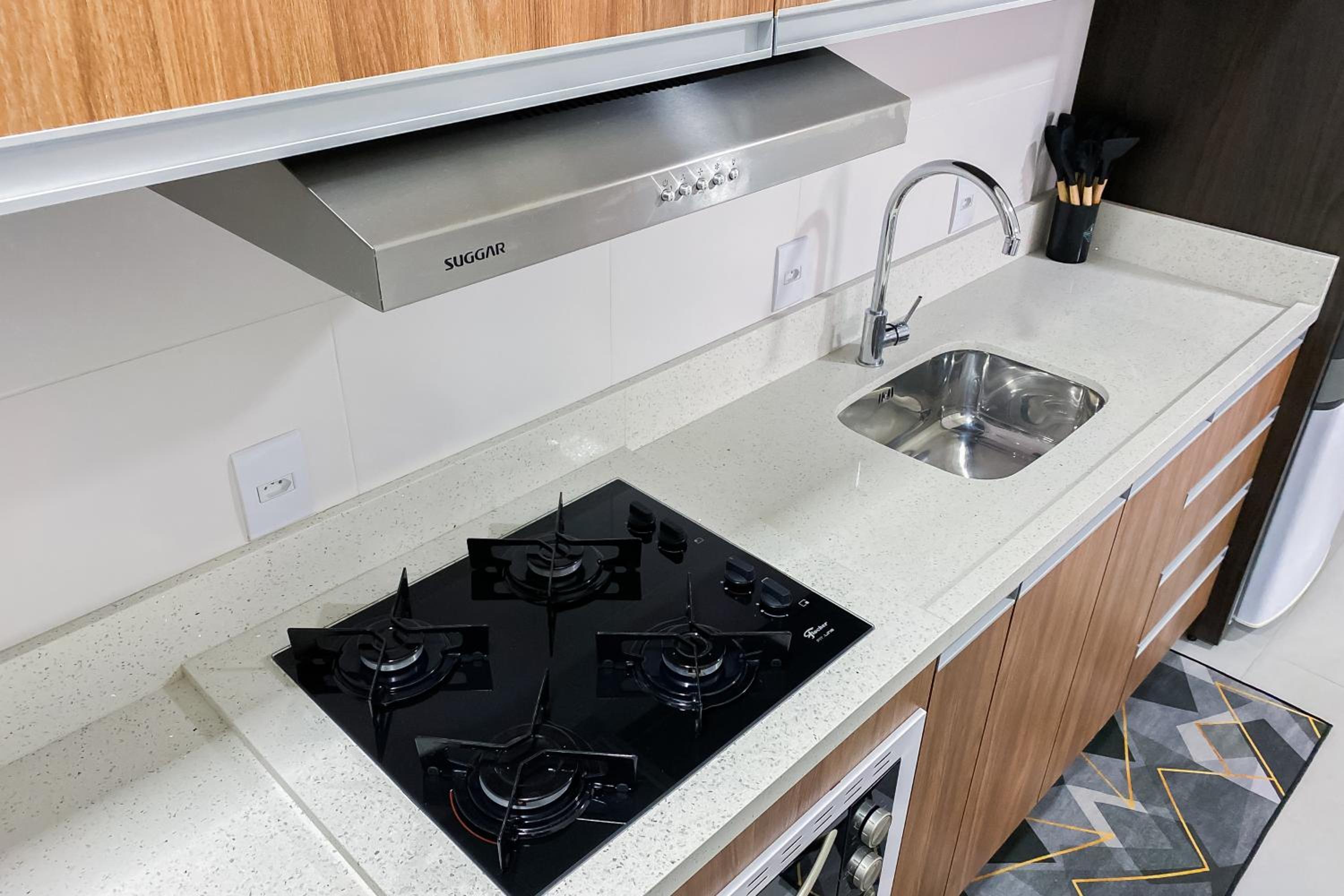 Apartamento super completo a 250mts do mar