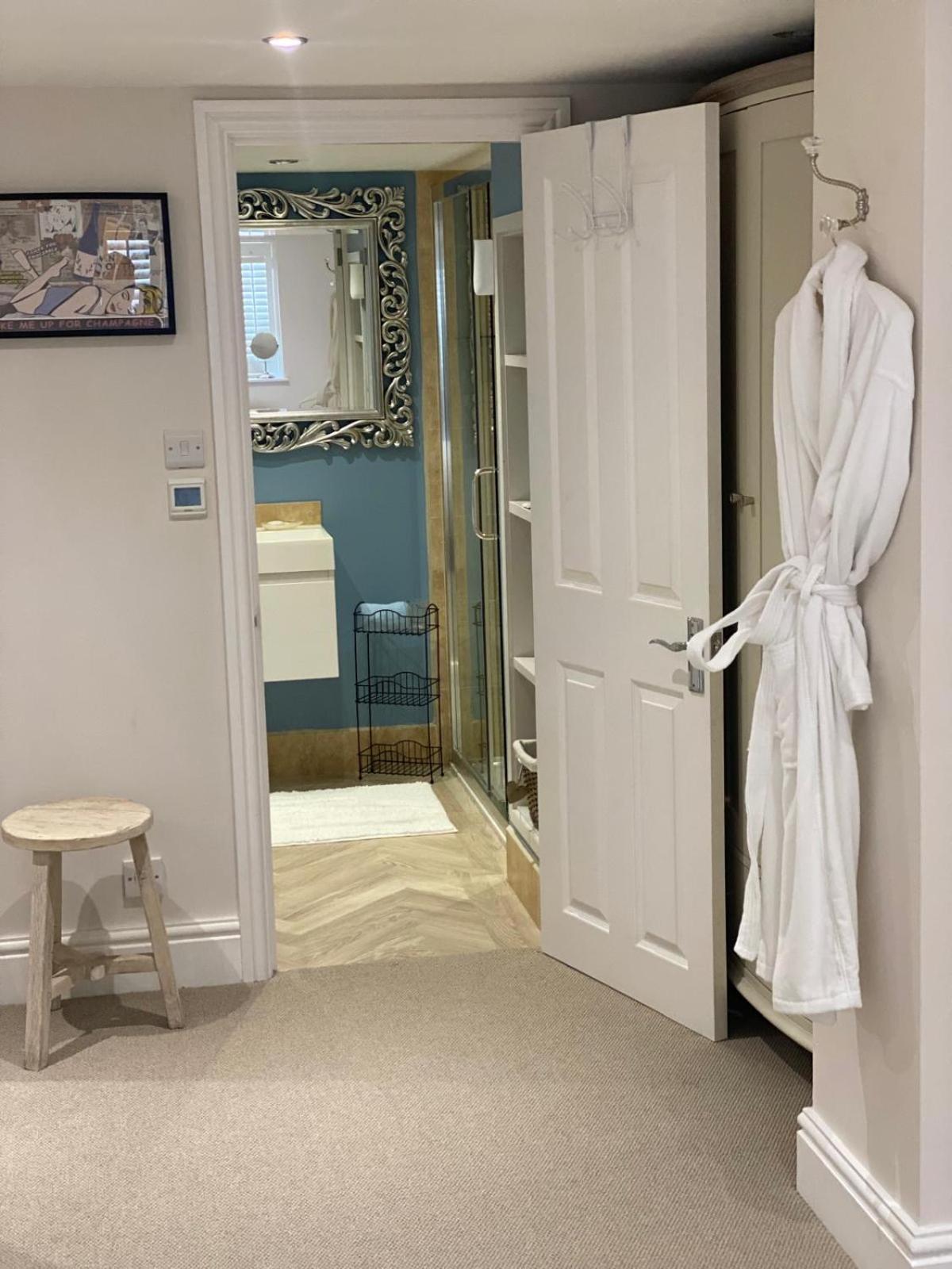 Award Winning Elegant luxurious refurbished meticulous 3 Bed