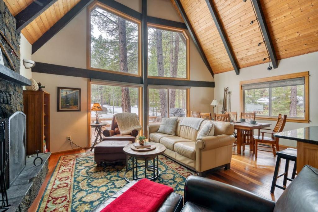 Spring Home 6 - Cozy 4BR Cabin in Black Butte Ranch w Fireplace view 2