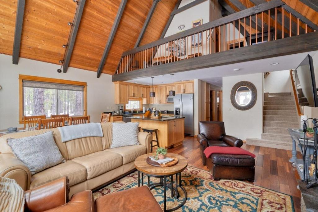Spring Home 6 - Cozy 4BR Cabin in Black Butte Ranch w Fireplace view 3