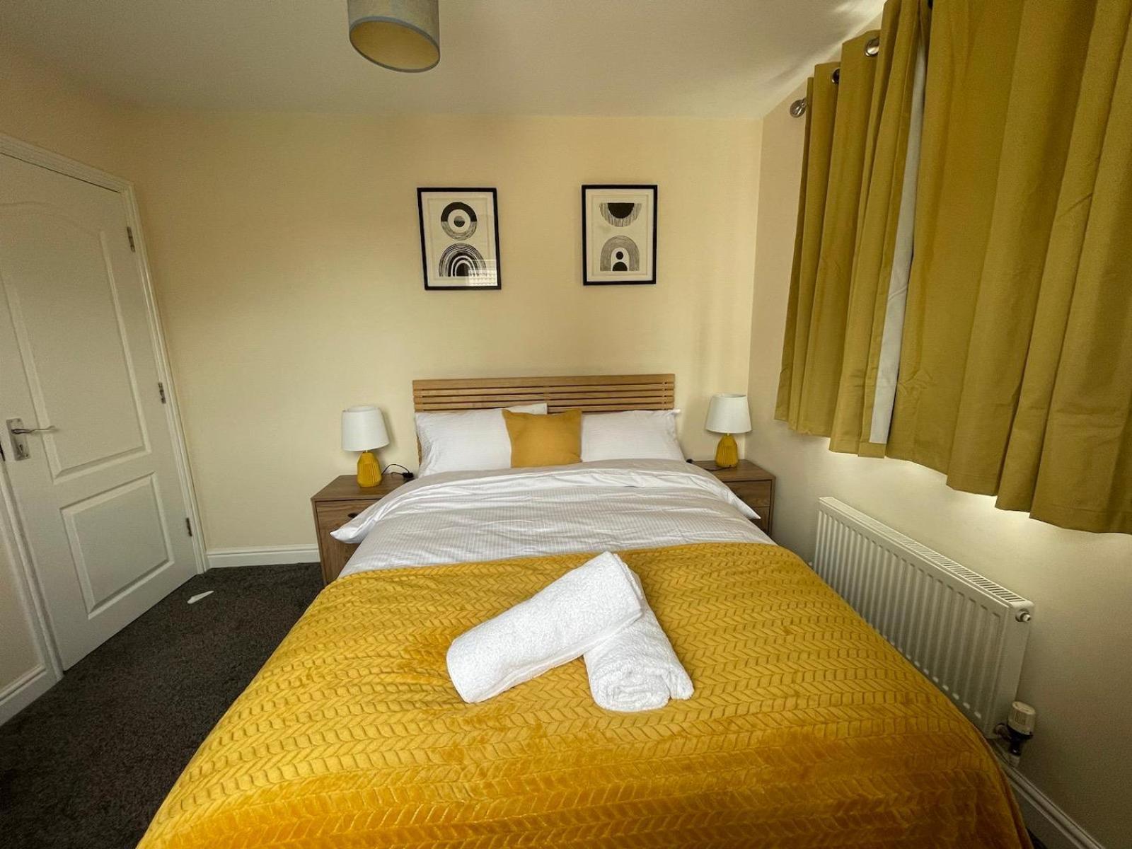 The Iris house is close to city centre and is ideal for tourists, visiting family members or work related activities including contractors view 4
