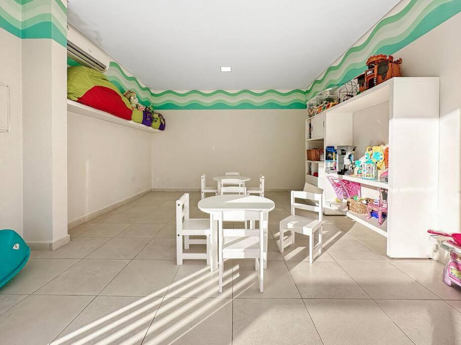 Piscina Privativa - Condominio - Churrasqueira - Espaçosa