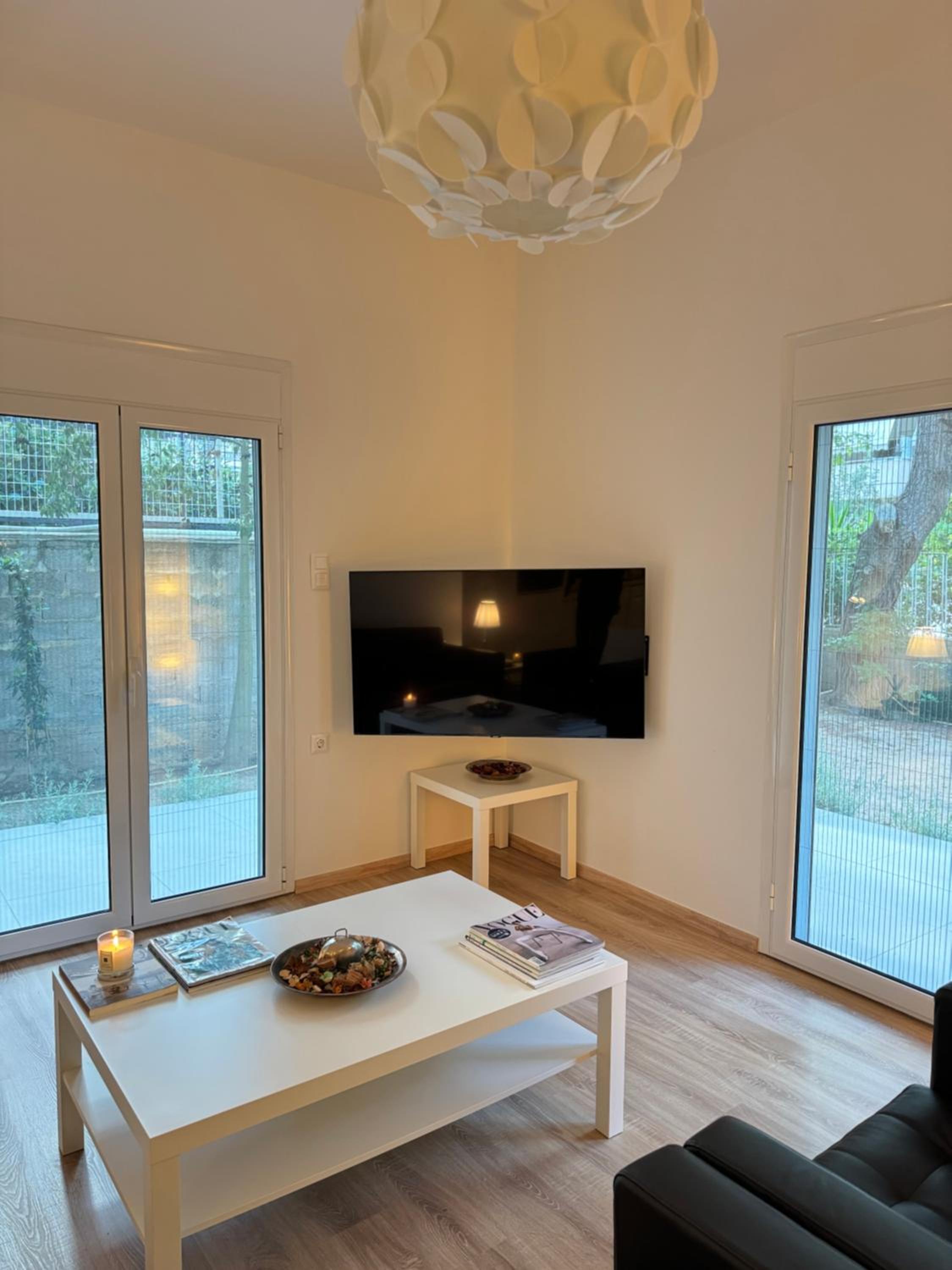Upscale 2BDR Apartment - Varkiza en Vari — lounge