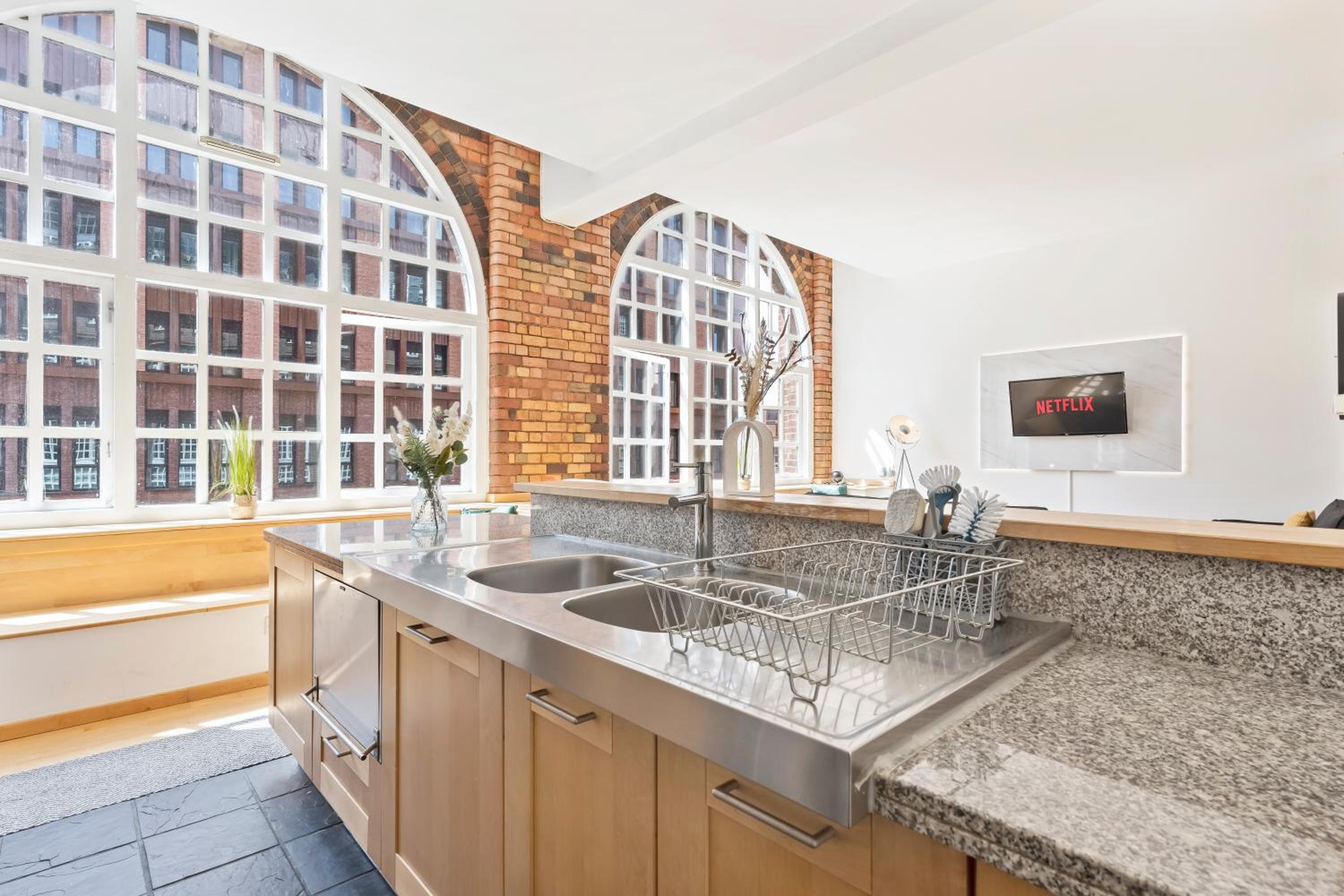 New York Style Apartment City Centre view 5