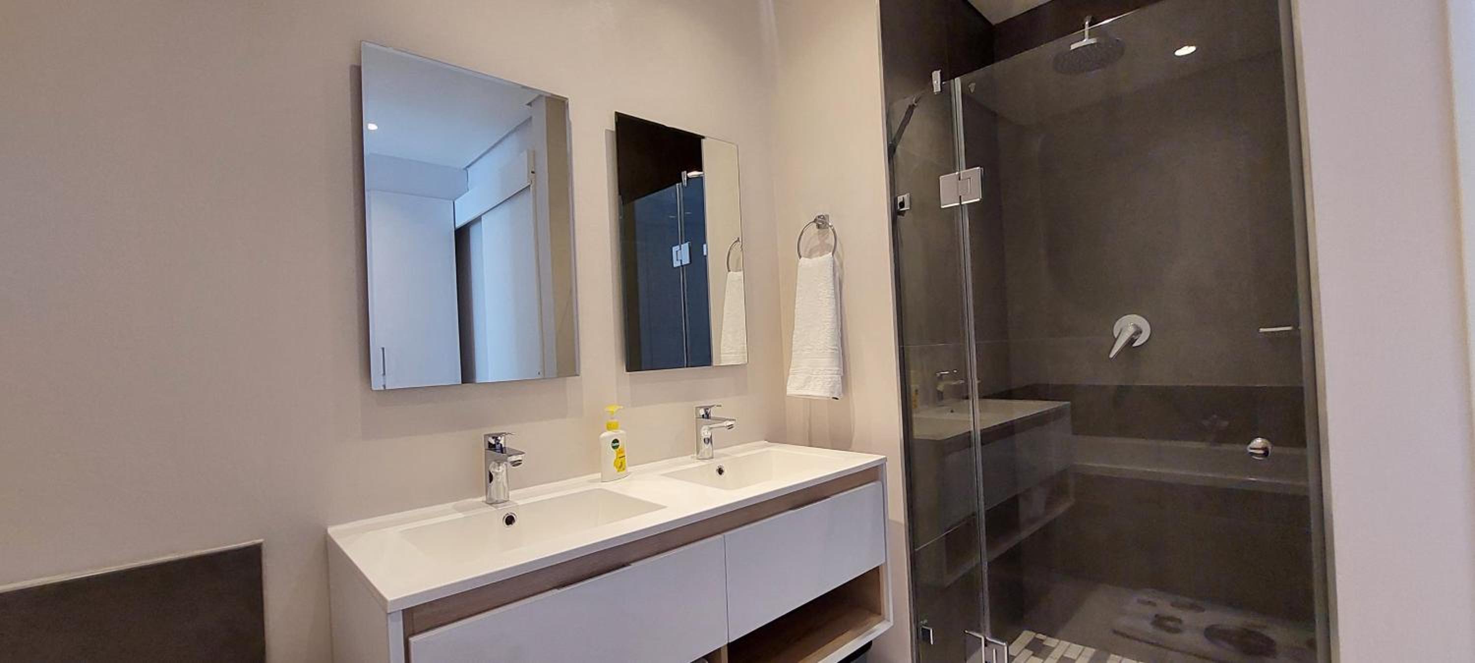 Sandton Gate Luxury 2 Bed Apartment - JOHANNESBURG