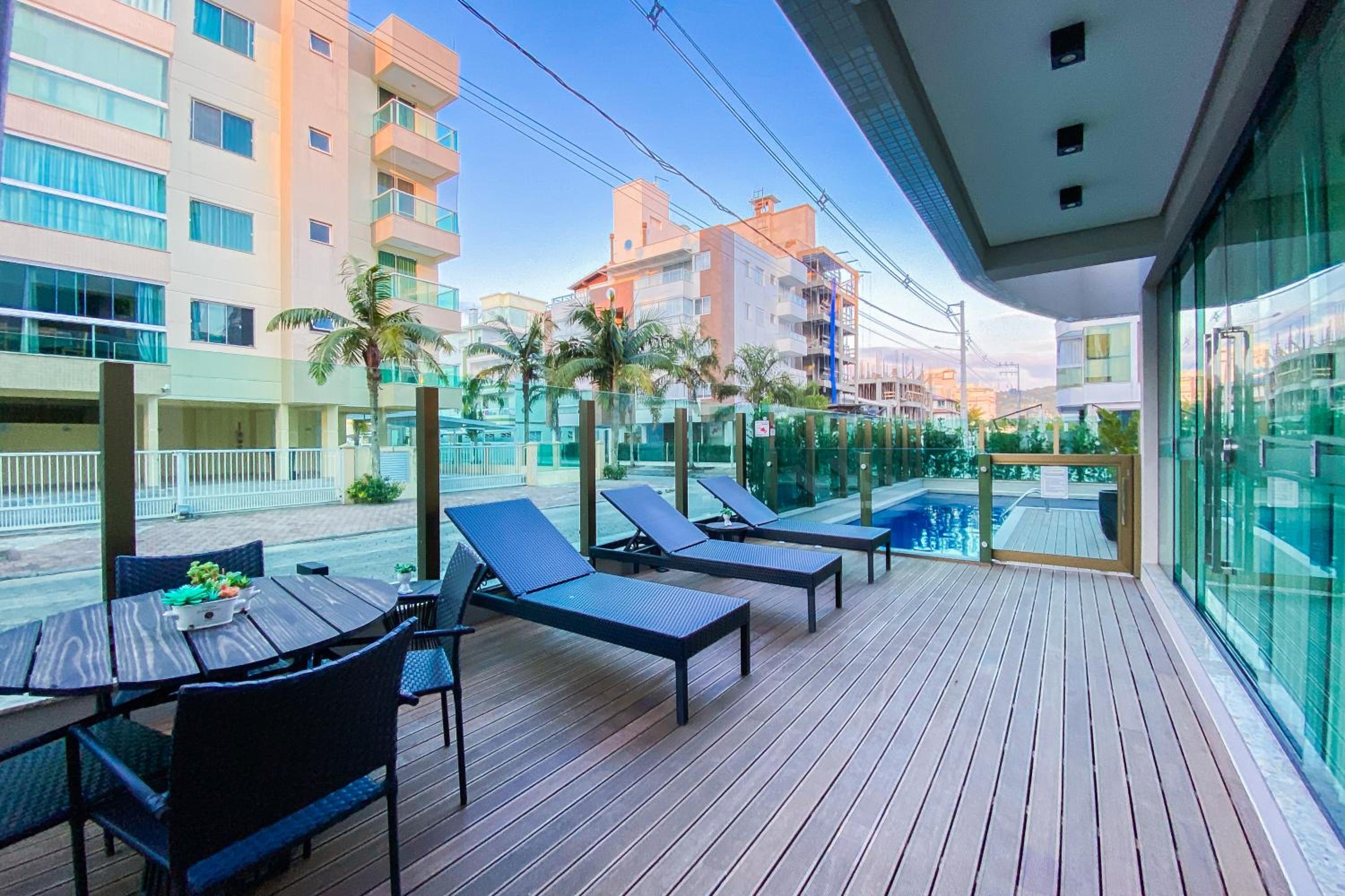 Apartamento super completo a 250mts do mar