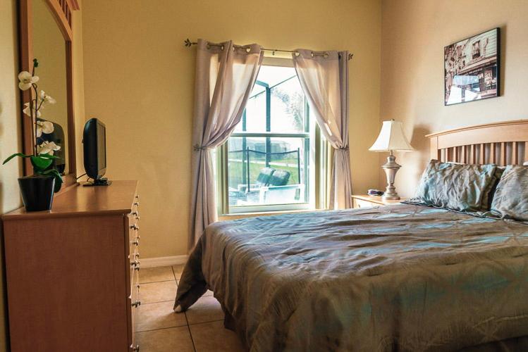 Crescent Lakes Villa
