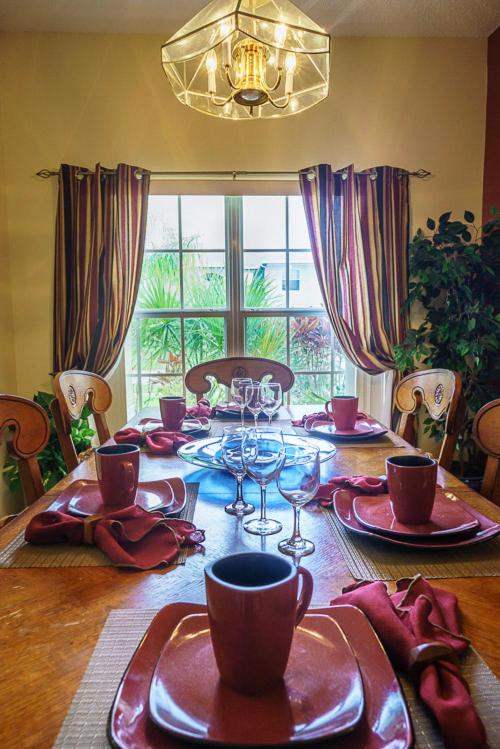 Crescent Lakes Villa