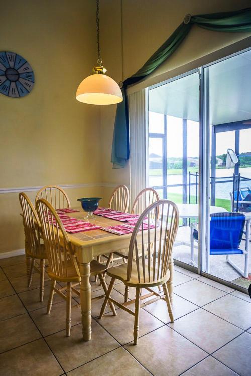 Crescent Lakes Villa