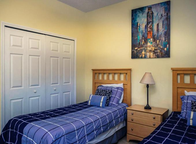 Crescent Lakes Villa