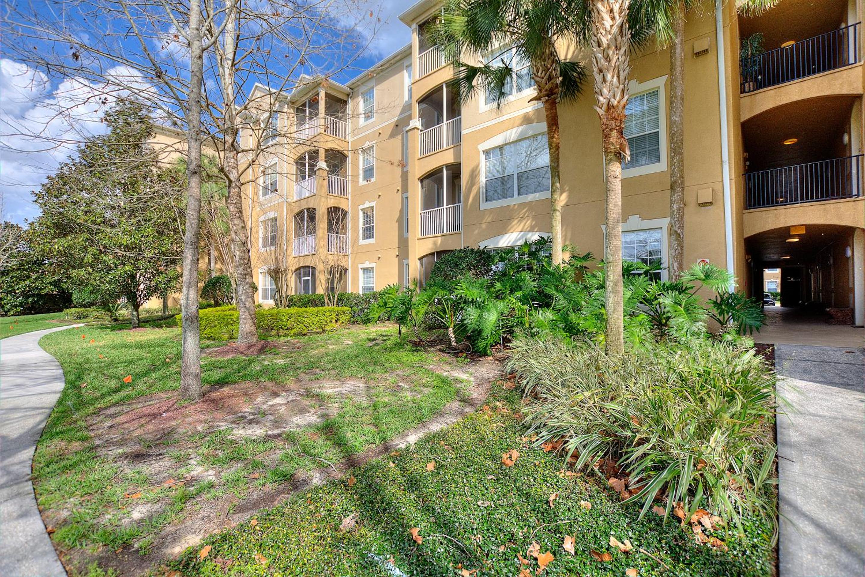 Condo in Gated Windsor Hills