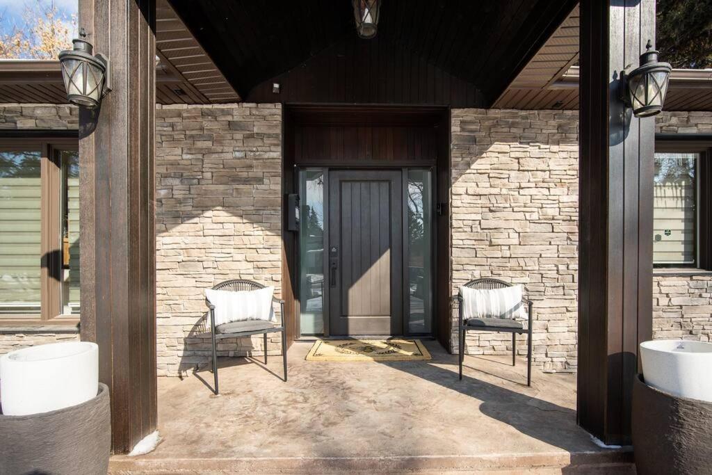 The Rockmount Glenora