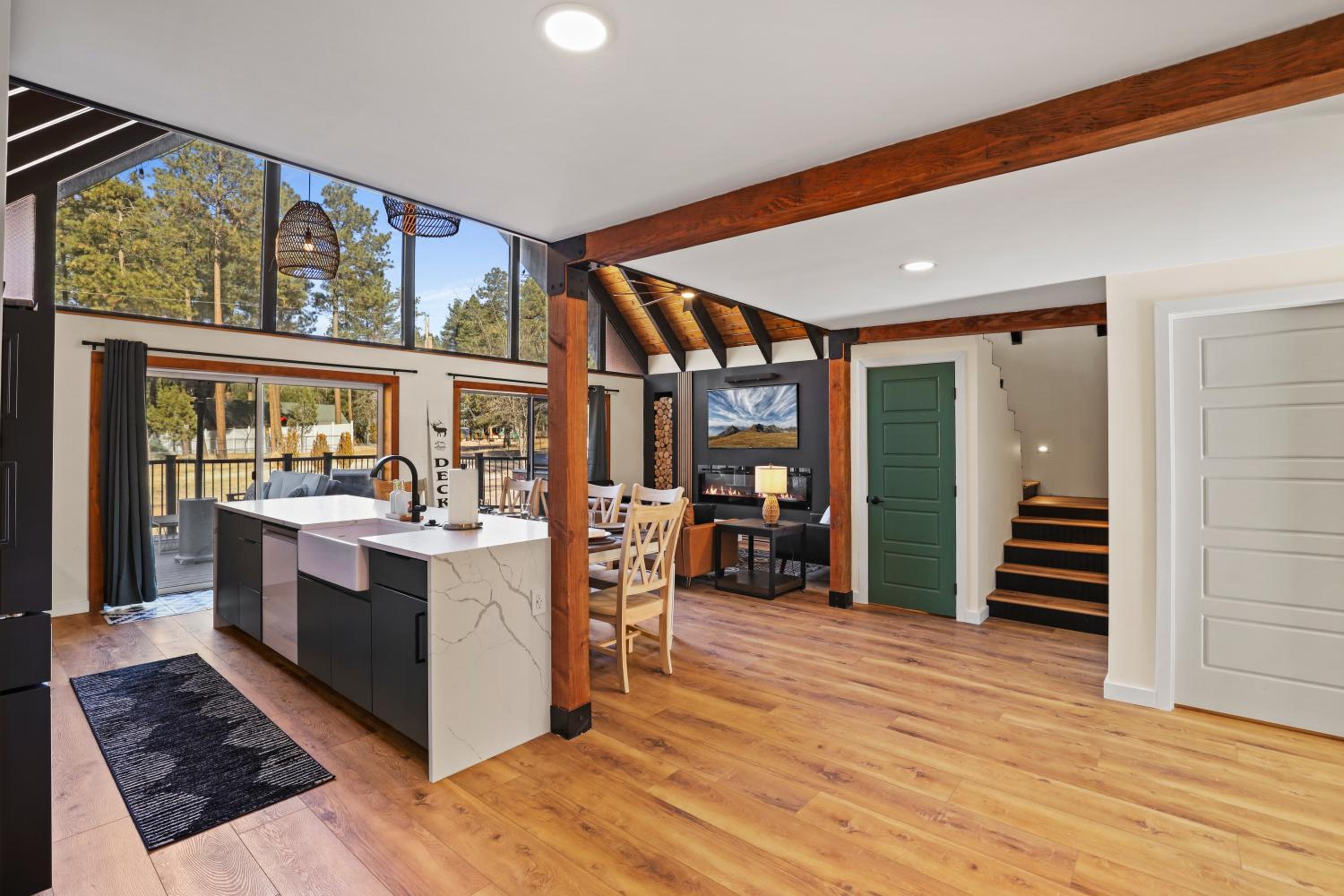 Payson Vacations - Cozy Modern Chalet in Strawberry - Property Image 2