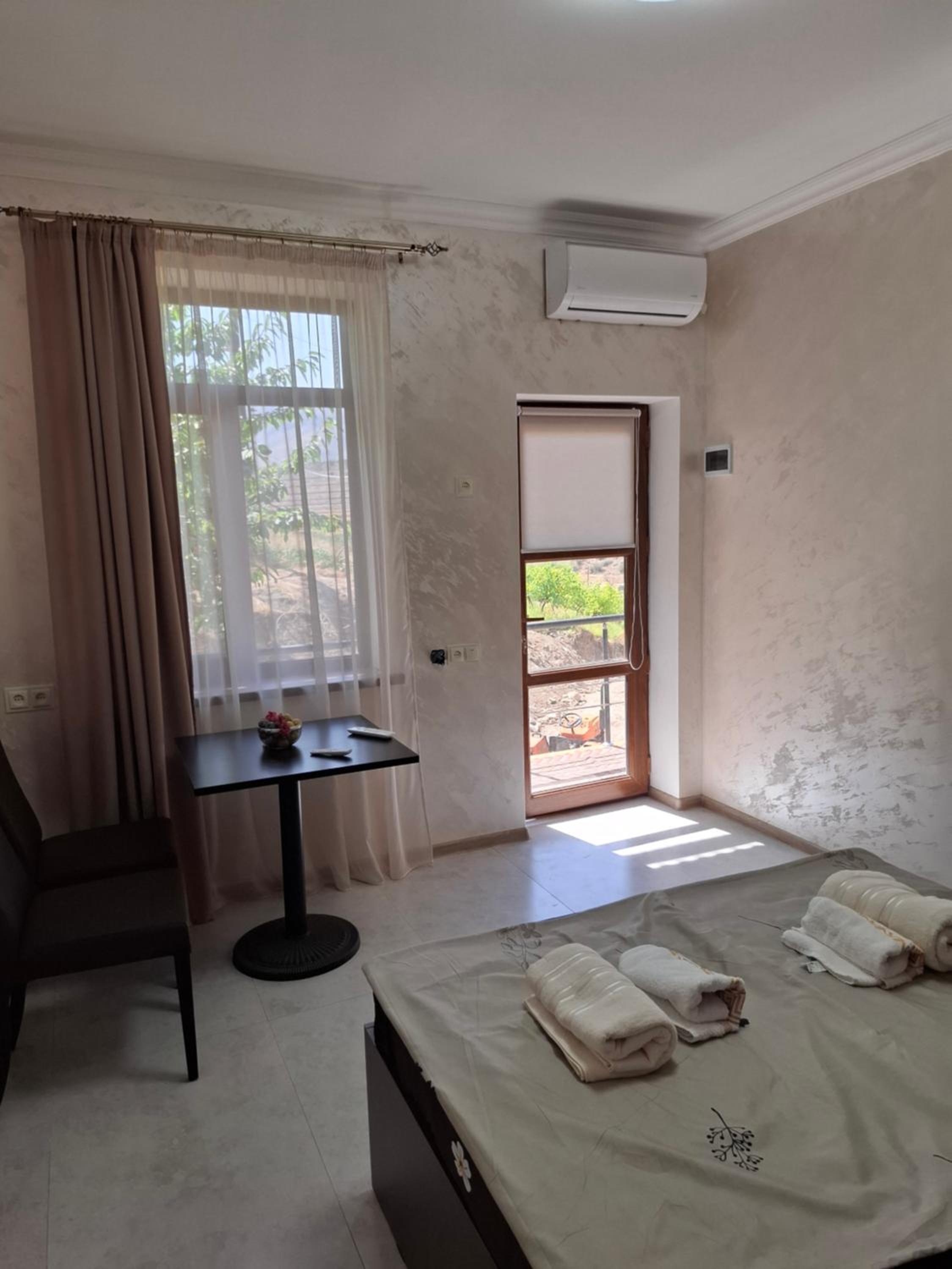 Luiza Guest House