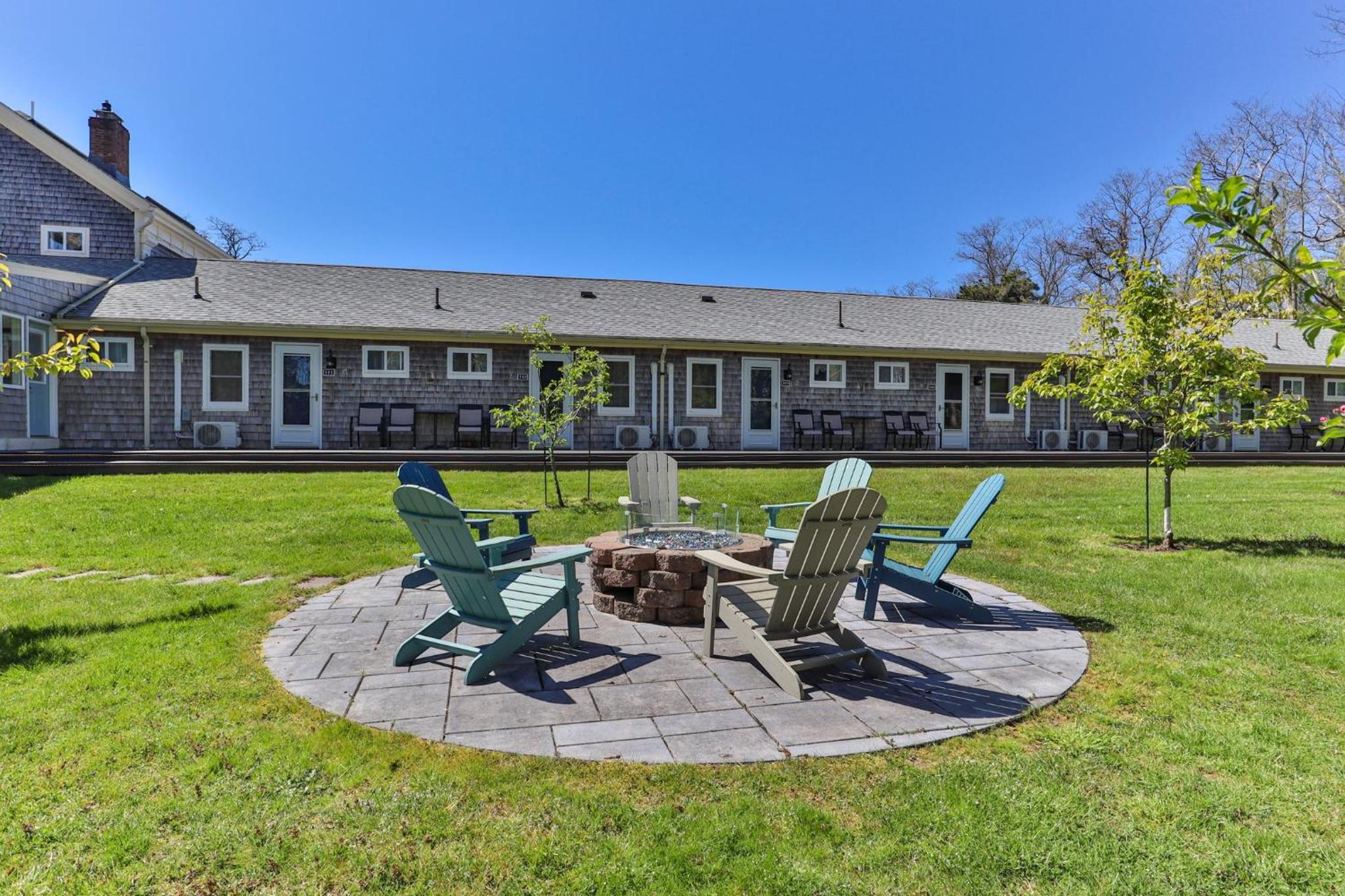 Eagle Wing Inn - Cape Cod