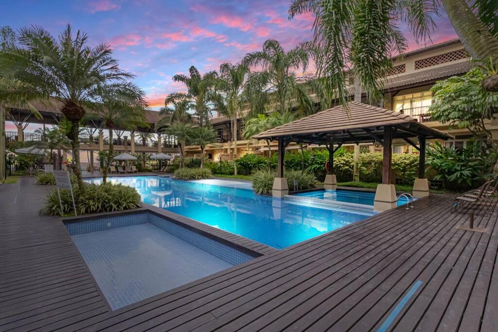 Apt com Varanda Gourmet Beira Mar Lindo Condominio