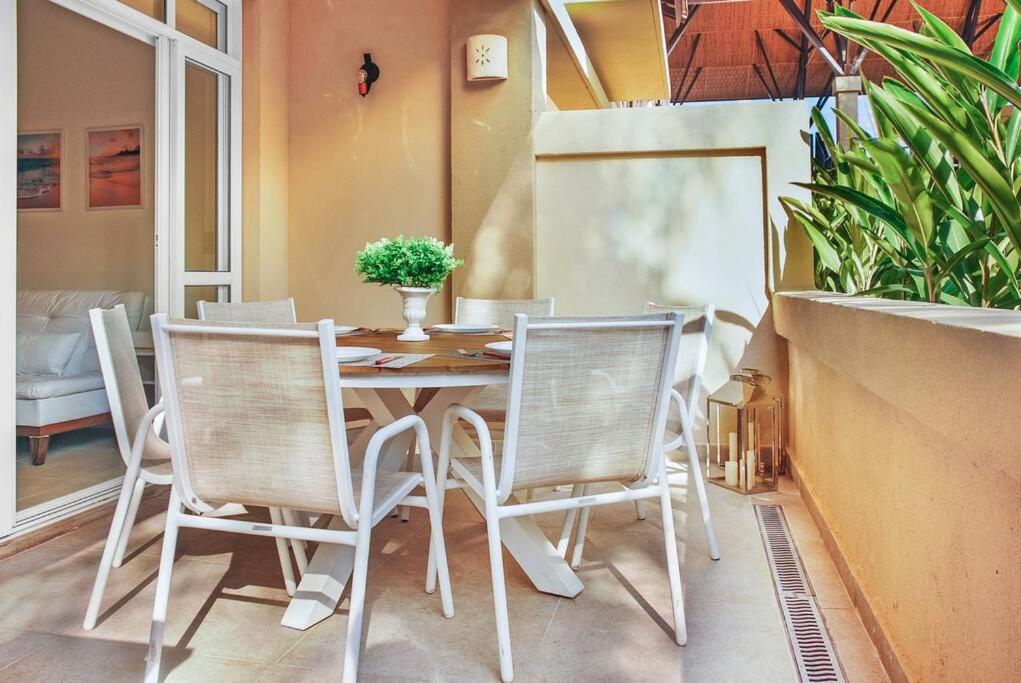 Apt com Varanda Gourmet Beira Mar Lindo Condominio
