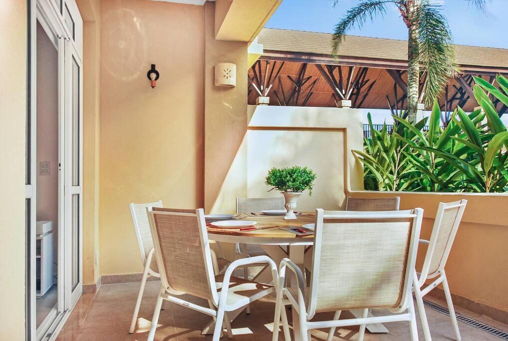 Apt com Varanda Gourmet Beira Mar Lindo Condominio