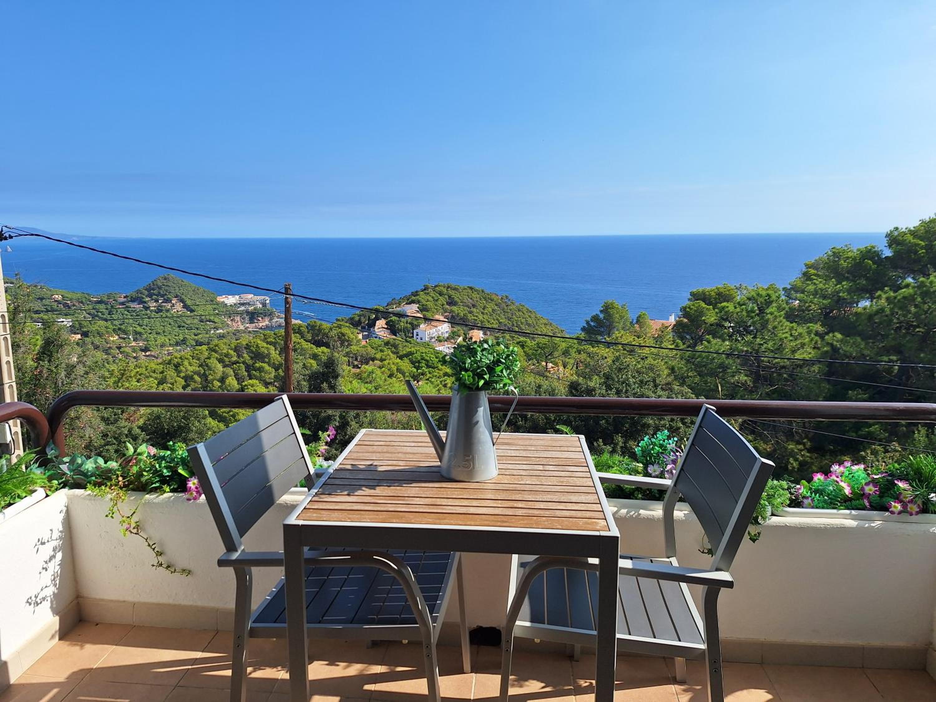 Hotel Apt CON VISTAS ISLAS MEDAS - Image 1