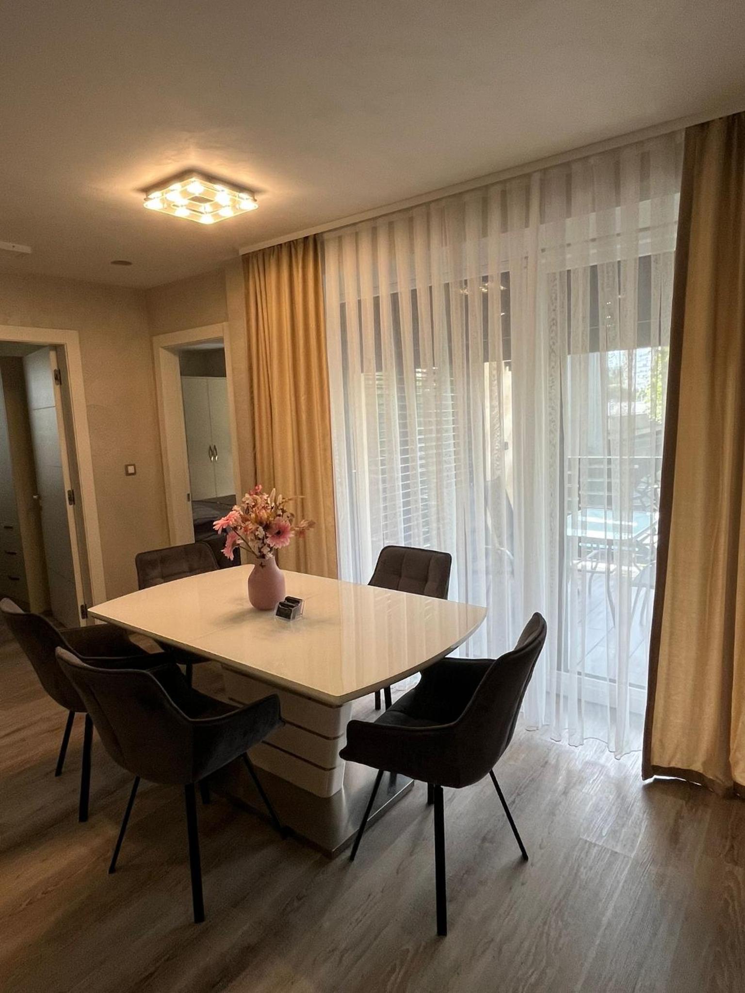 Vila Moste 2 - Free parking & pool, EV station