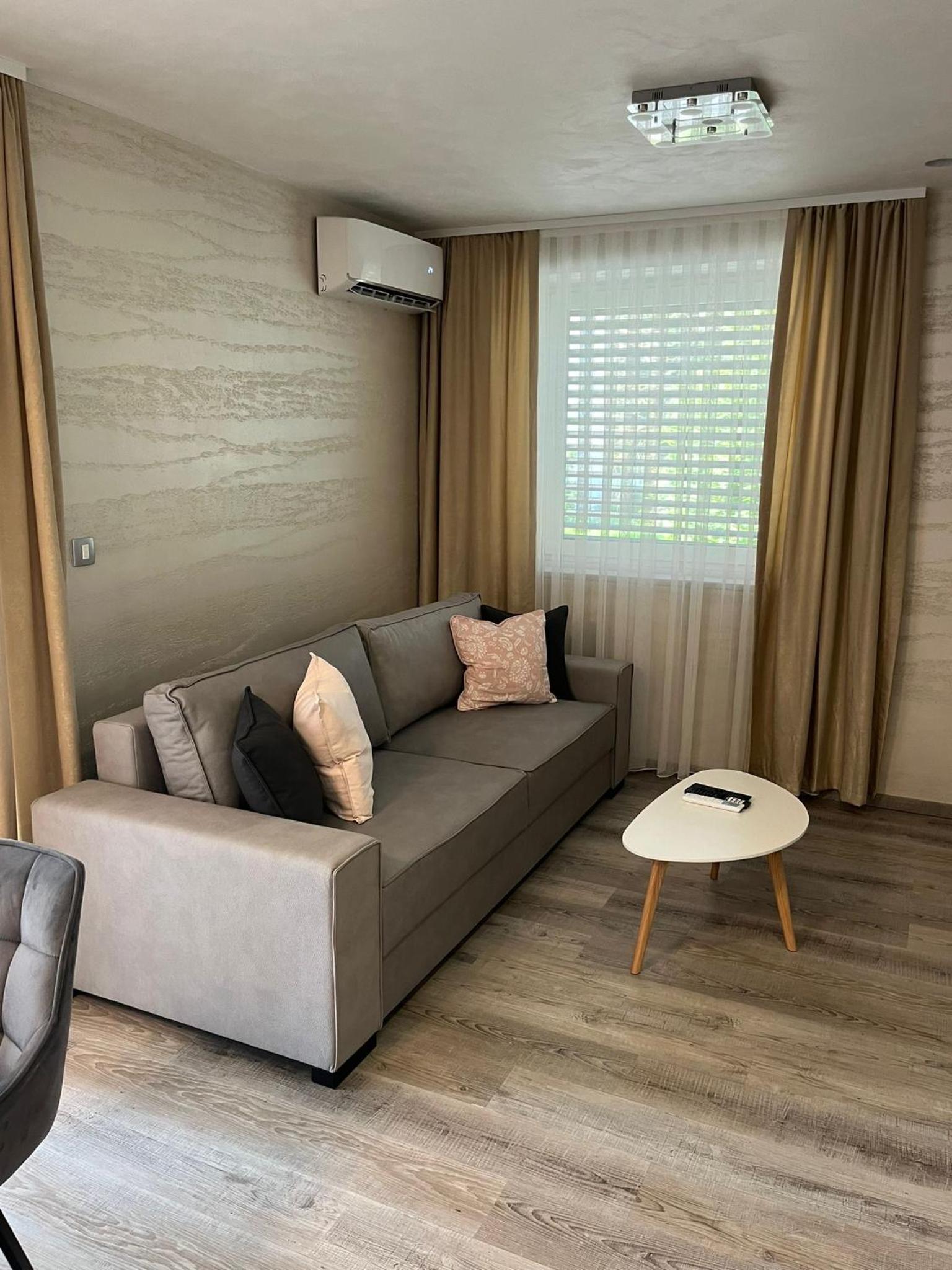 Vila Moste 2 - Free parking & pool, EV station