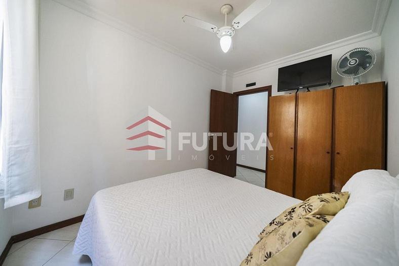 Aconchegante apartamento 2 dormitórios a 30 metros da praia LA001E