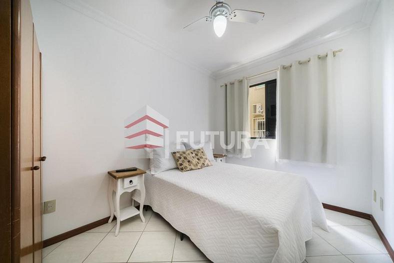 Aconchegante apartamento 2 dormitórios a 30 metros da praia LA001E