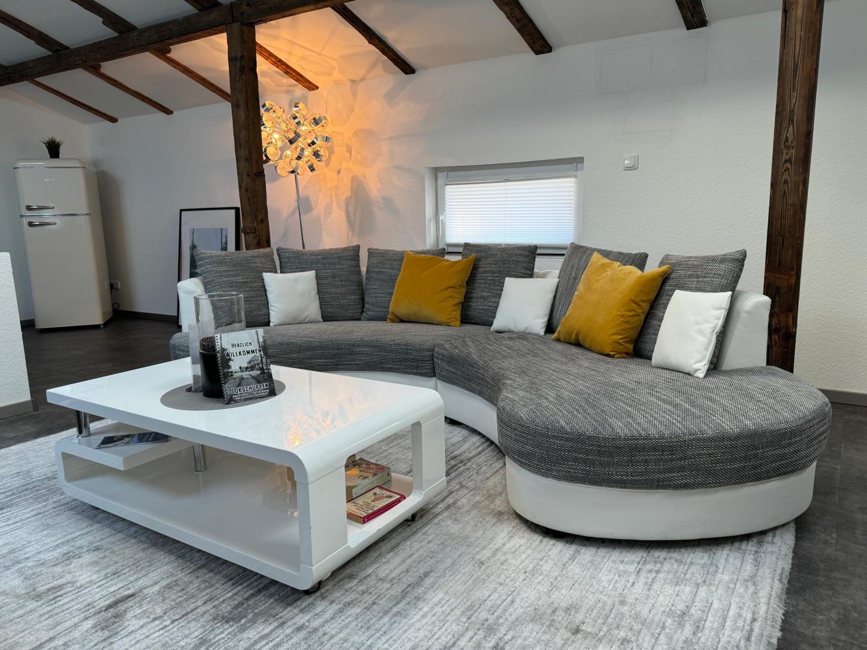 GLEIS 13 - THE LOFT im ehemaligen Lokschuppen