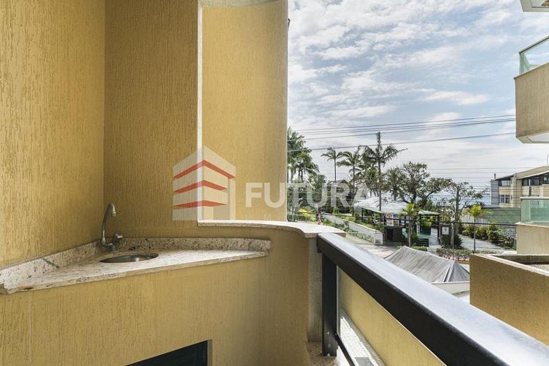 Aconchegante apartamento 2 dormitórios a 30 metros da praia LA001E