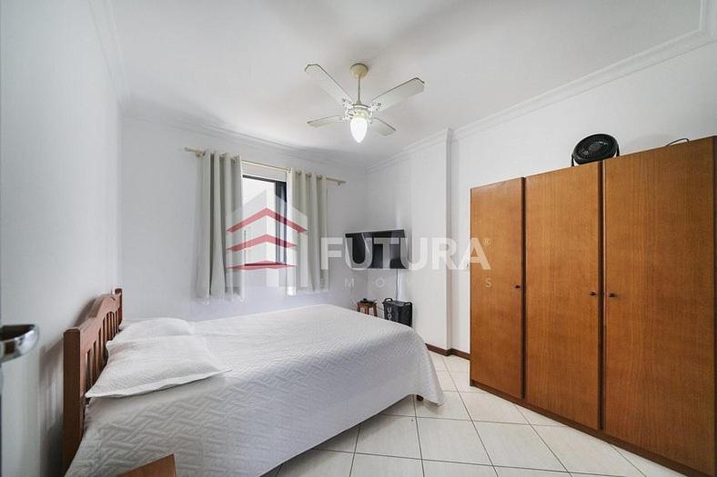 Aconchegante apartamento 2 dormitórios a 30 metros da praia LA001E