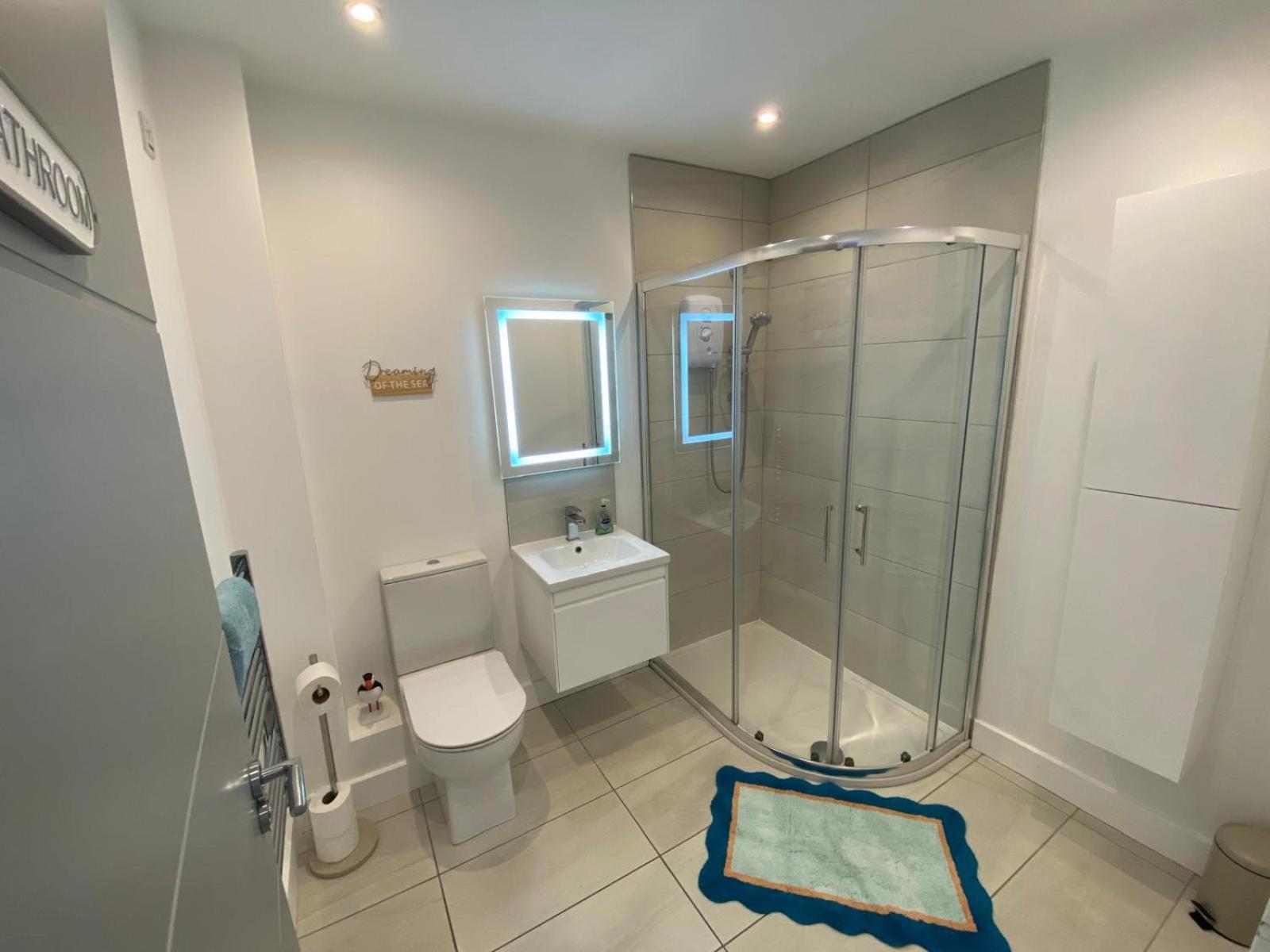 Coastal Links, Main Street Portrush, 1 to 5 guests view 5