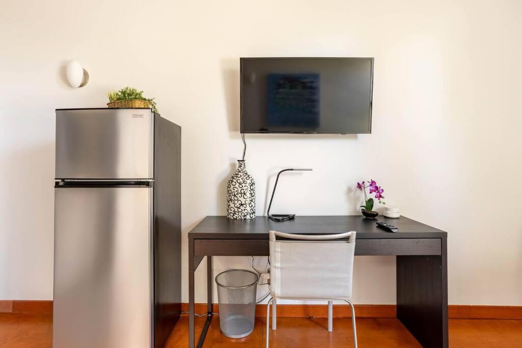 Lovely one bedroom guest house in Encino village